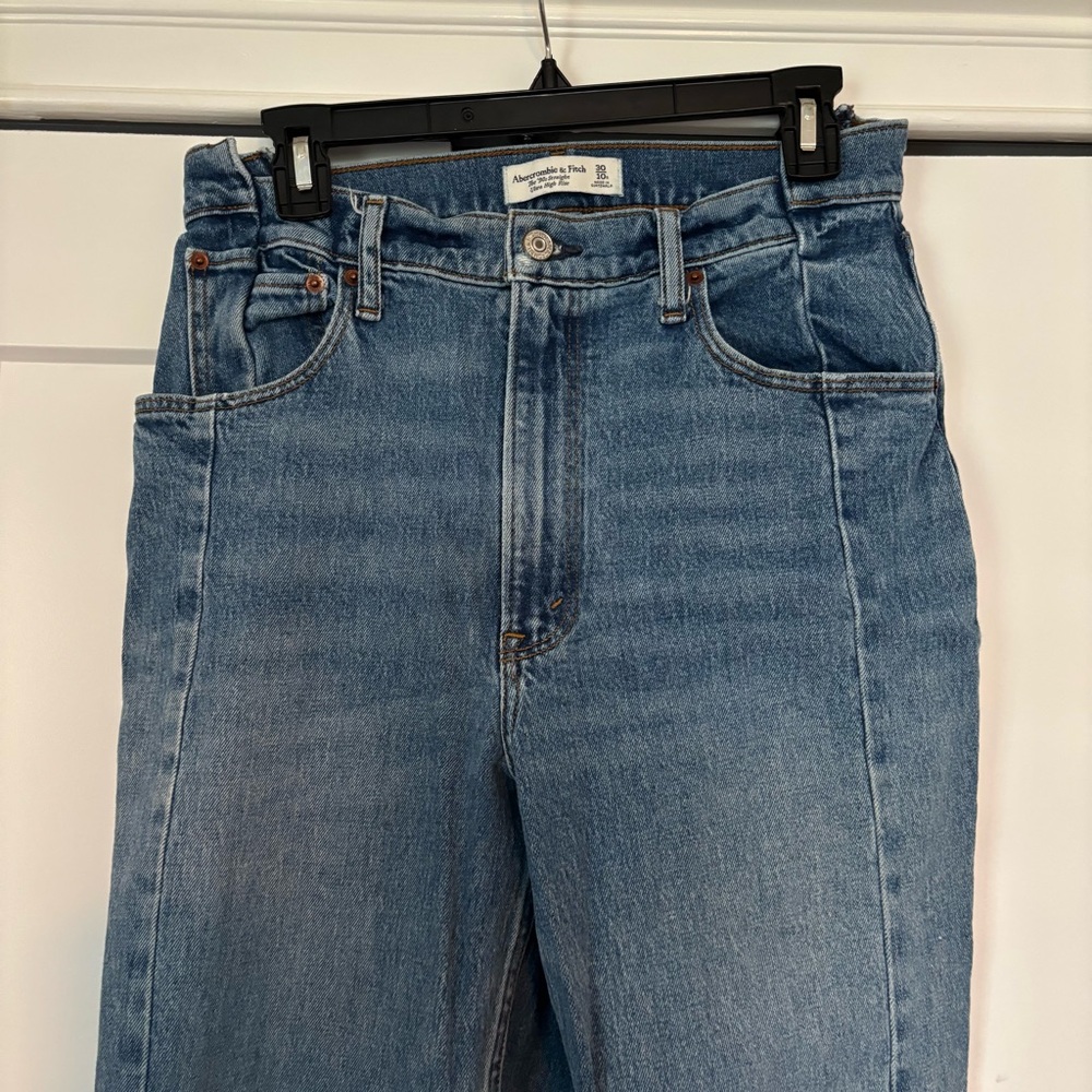 Abercrombie & Fitch Curve Love Ultra High Rise 90s Straight Jean